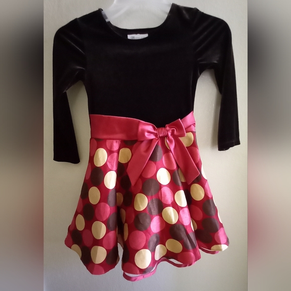 Dress - Picture 1 of 3